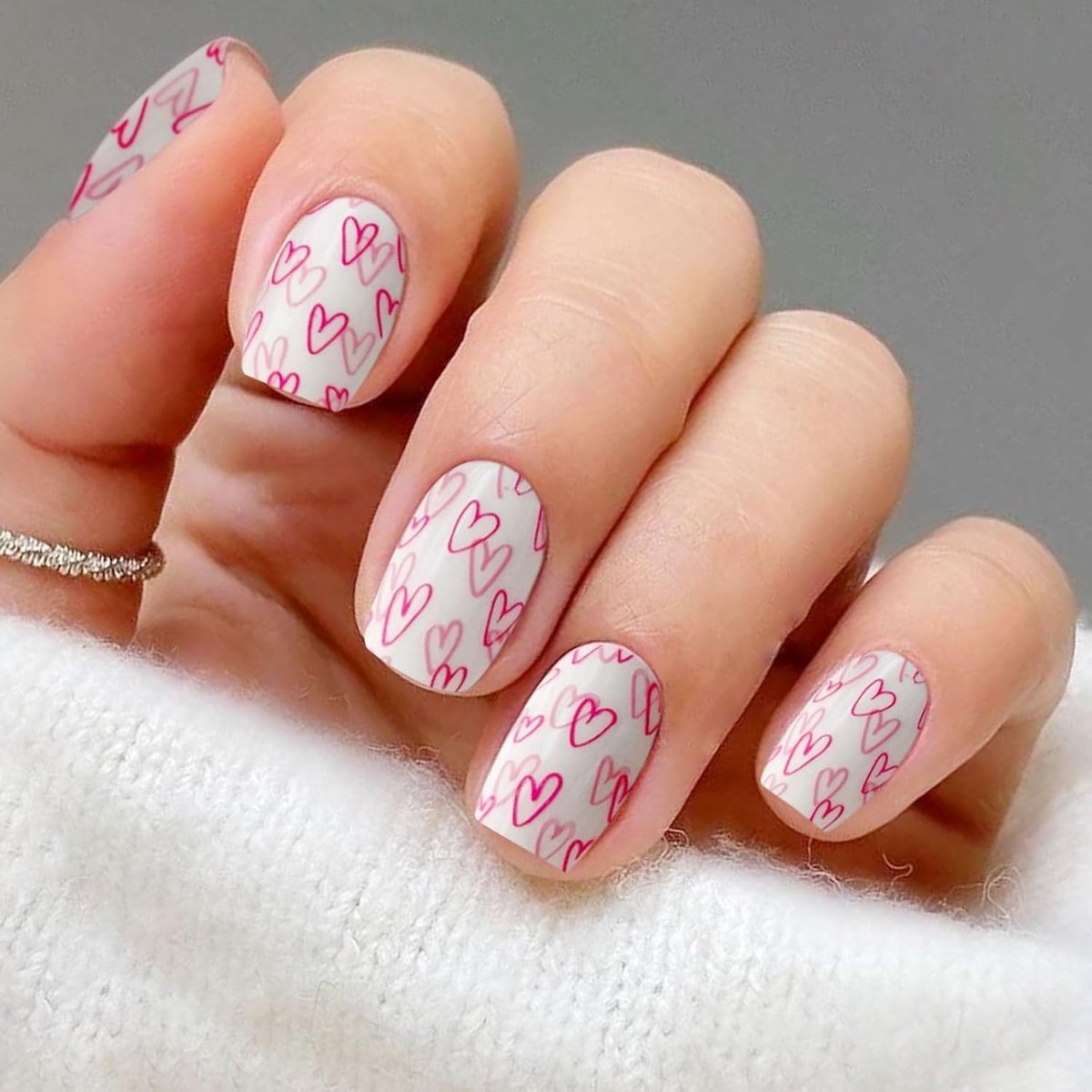 SnelShoppen - Gel Nagel Stickers met Rode Hartjes - 20 Stuks Semi-Genezen UV Nail Art Foil voor Feest, Bruiloft en Dagelijks Gebruik