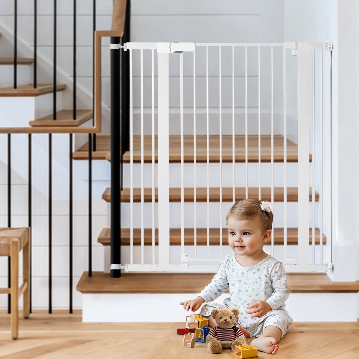 COMOMY Extra Hoog Veiligheidshekje 107 cm - Traphekje Zonder Boren - Verstelbaar 75-103 cm - Automatisch Sluitend - Baby- en Hondenhekje - Wit