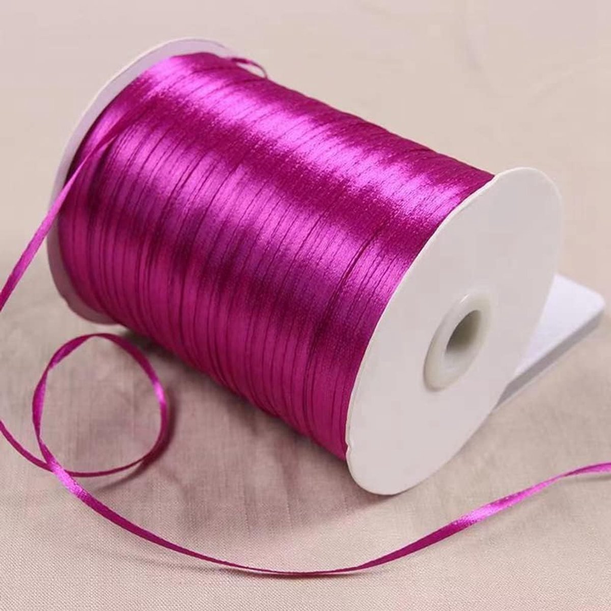 Satin Lint 3mm x 790m voor Decoratie, Cadeaus en Trouwen - Fuchsia Kleur, Geschikt voor Bloemen en Candy Bags