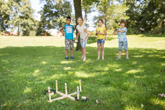 BS Toys Ringwerpen Werpspel - Buitenspeelgoed vanaf 6 Jaar - Ring Gooien - Werpspel kinderen - 5 Ringen - 50x50x10 cm - Ring Toss - Werpspel hout - Spelletjes kinderen - Buiten speelgoed - Buitenspel - Buiten Spellen - Tuin Speelgoed - Cadeau kind