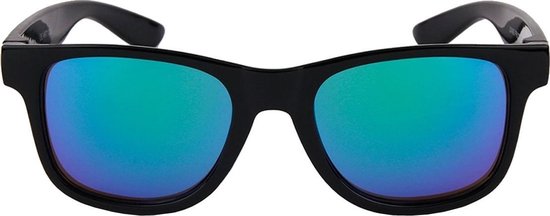 Zwarte Wayfarer zonnebril met spiegelende blauwgroene glazen.