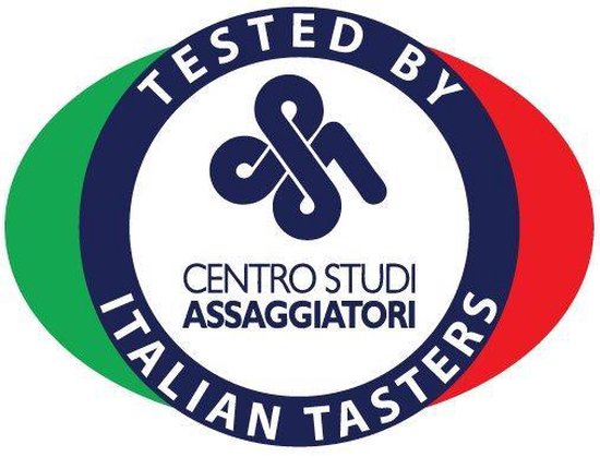 Rond logo met Italiaanse vlagkleuren en tekst: TESTED BY ITALIAN TASTERS.