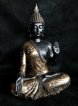 Thais Boeddha beeld 16X22.5x9.5CM Deze Boeddha (eigenlijk een discipel) hanteert de Namaskara houding (mudra).Handgeschilderd en daardoor is elk beeld uniek!