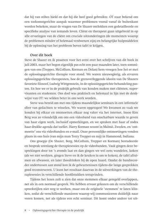 Bladzijde met tekst die het boek 'Oplossingsgerichte therapie in de praktijk' introduceert, geschreven door Steve de Shazer en Yvonne Dolan.