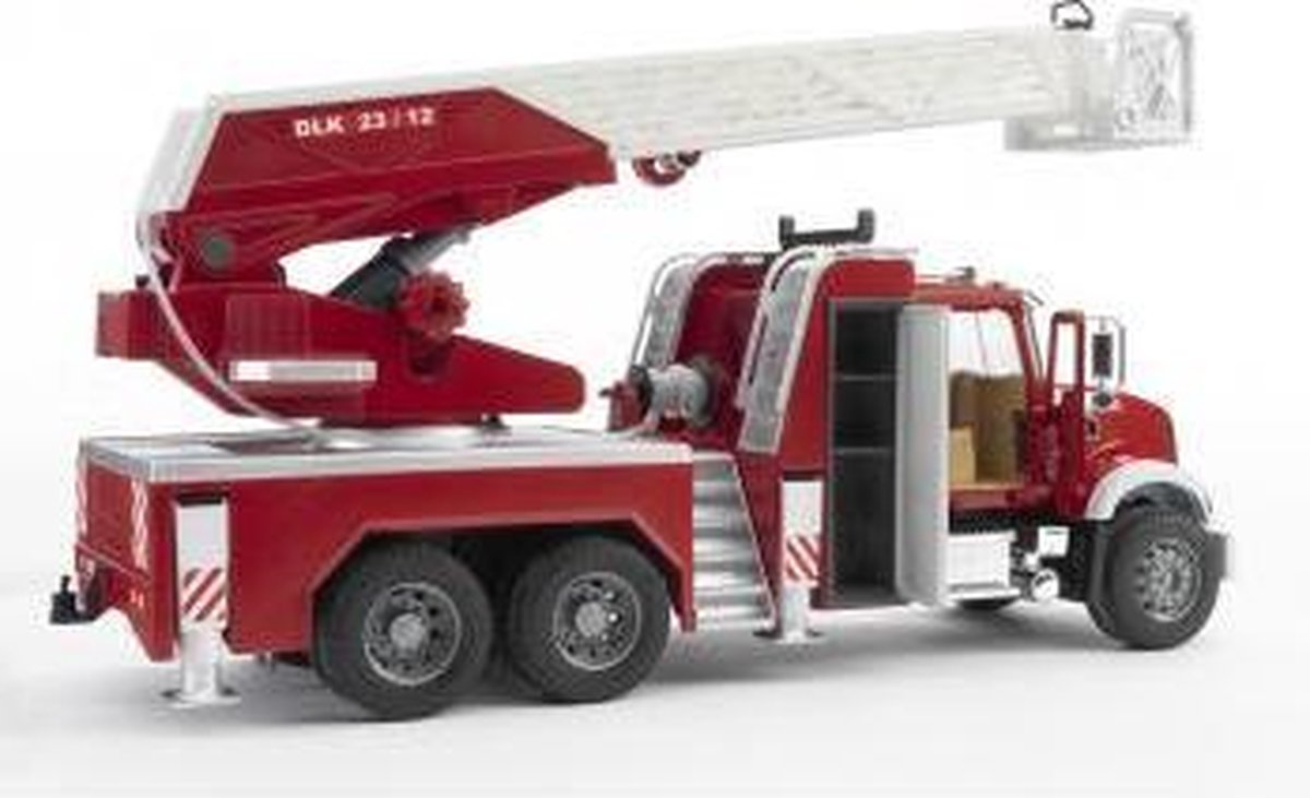 Bruder Mack Granite brandweerauto ladder en waterpomp — afbeelding 15