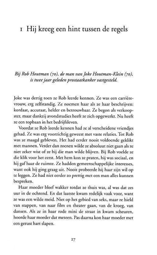 Een open boekpagina met tekst, getiteld 'Hij kreeg een hint tussen de regels'.