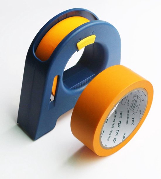 Donkerblauwe plakbanddispenser met een rol oranje plakband ernaast, op een witte achtergrond.