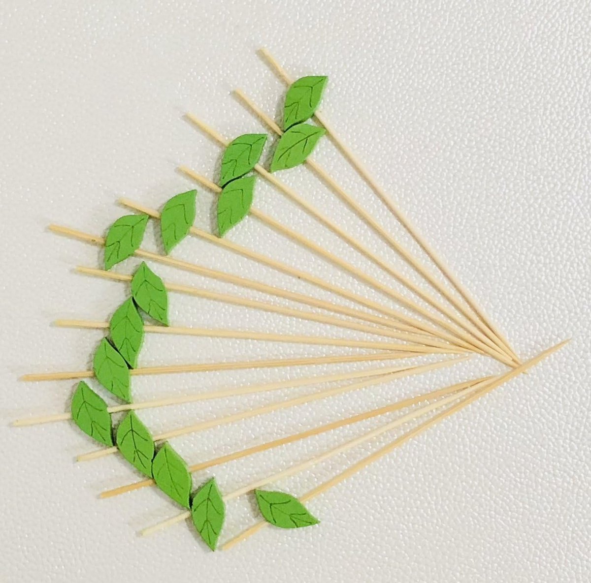 100 Houten Cocktail Prikkers - Feestelijke Tandenstokers voor Fruit, Snacks en Loupe