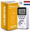 Witte Membeli digitale tijdschakelaar met stekker en stopcontact, met Nederlandse vlag.