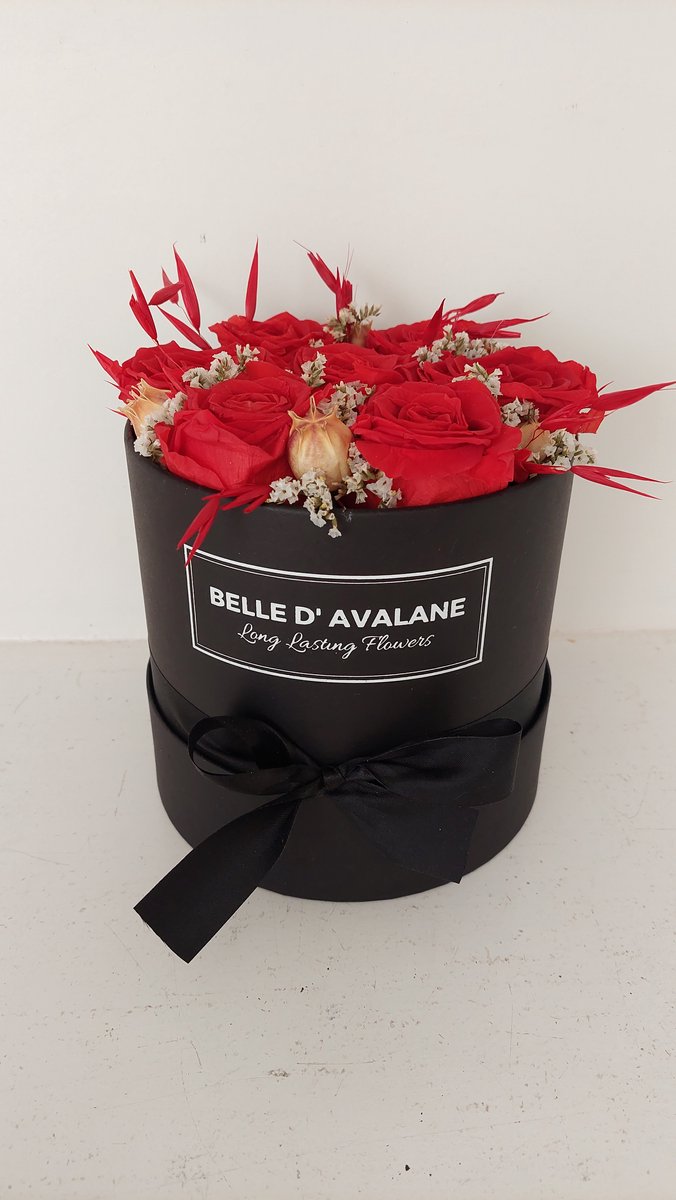 Flowerbox / geconserveerde rode rozen met bloemetjes /Valentijn bloemen/ geschenk/ kerstcadeau