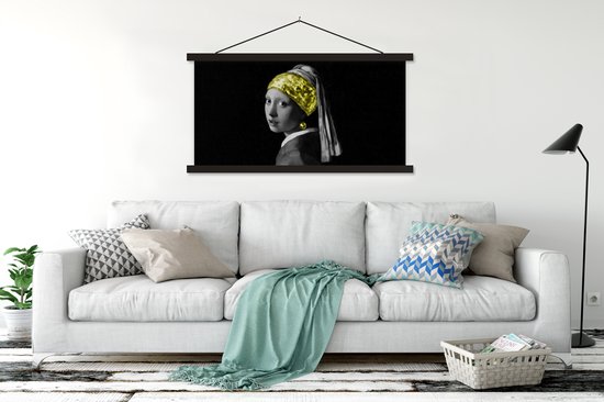 Posterhanger incl. Poster 120x60 cm - Schoolplaat - Meisje met de parel - Goud - Kunst - Textielposter - Zwarte latten