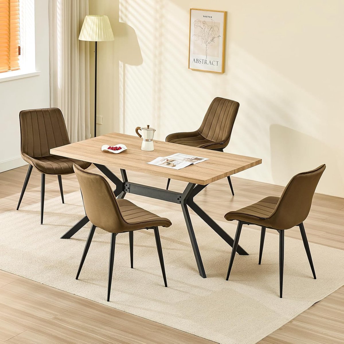 Eettafel set hout met 4 fluwelen stoelen – HomeByNicole Luxe Eetkamerset – Moderne eettafel 140x80x76 cm – Rechthoekige houten tafel licht eiken – Comfortabele bruine Holland fluwelen stoelen – Duurzame eetkamergroep voor keuken, woonkamer & eetkamer