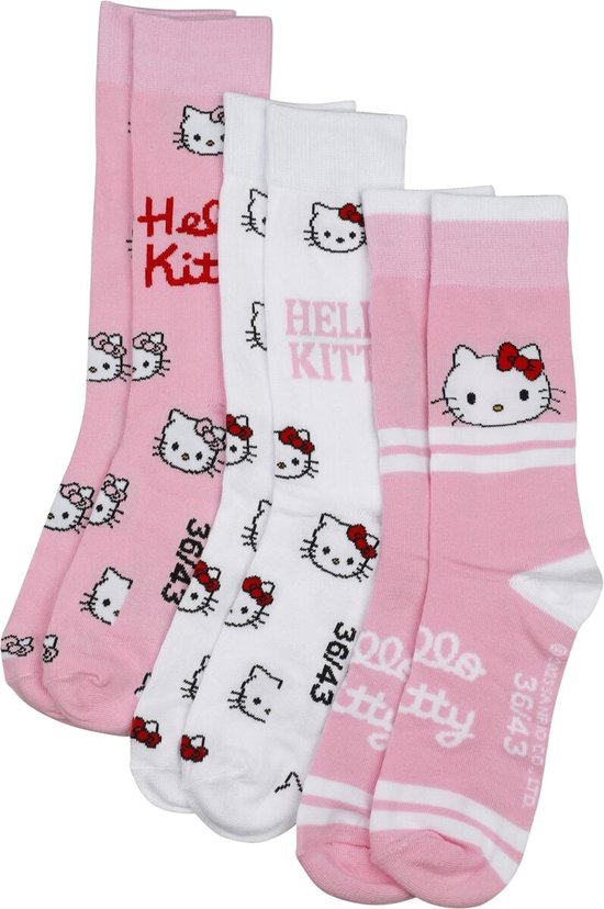 Giftpack met drie paar Hello Kitty sokken: twee roze met verschillende prints, één wit.