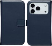 Selencia Hoesje - Geschikt voor Apple iPhone 17 Pro - Echt Lederen Bookcase - Blauw