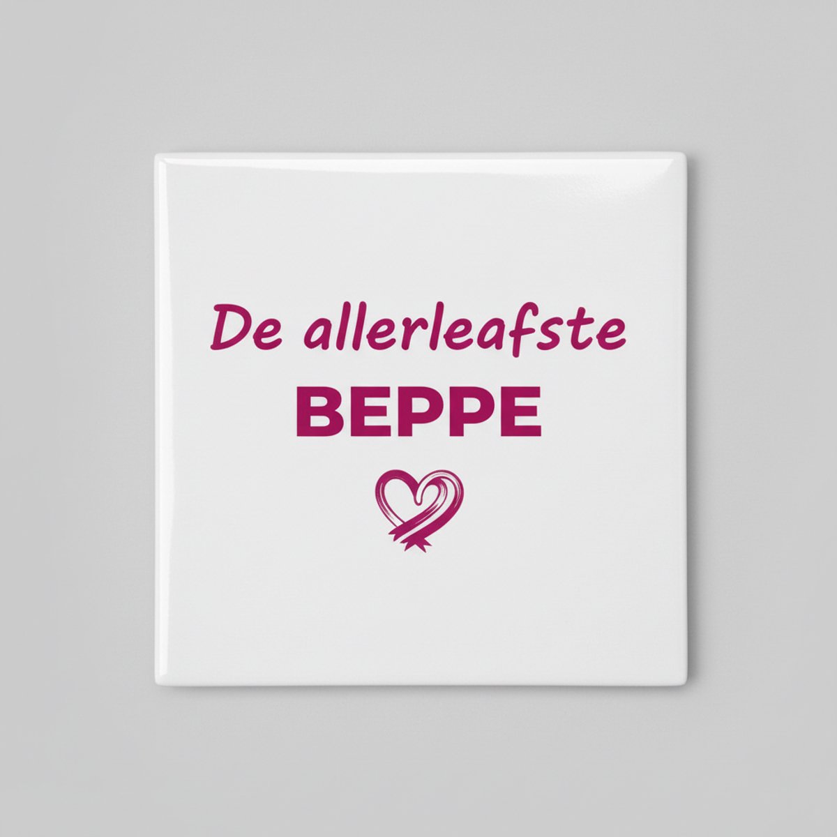Nevolis Lieve Familie Quote Keramische Tegel “De Allerliefste Beppe” – Hartjes Design Wanddecoratie – 15 x 15 cm Multi Color
