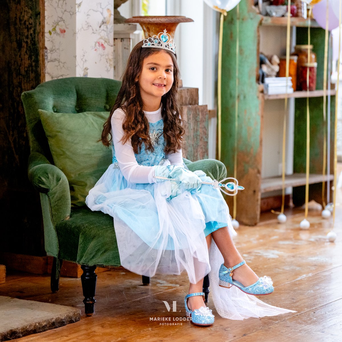 Frozen verkleedkleding - Prinsessenjurk meisje - Elsa jurk - Het Betere Merk - Prinsessenkroon - 134/140 (140) - Toverstaf - Prinsessenhandschoenen - Haarvlecht — afbeelding 3