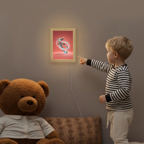 Nachtlampje 15x20 cm - Kinder lampje - Voetballer - Bal - Lichtcirkel - Rood - Tafellamp kinderkamer - Slaapkamer lamp - Bedlamp kinderen - Kinderlampje stopcontact - Wandlamp babykamer - Nachtlampjes van Merkloos — afbeelding 5