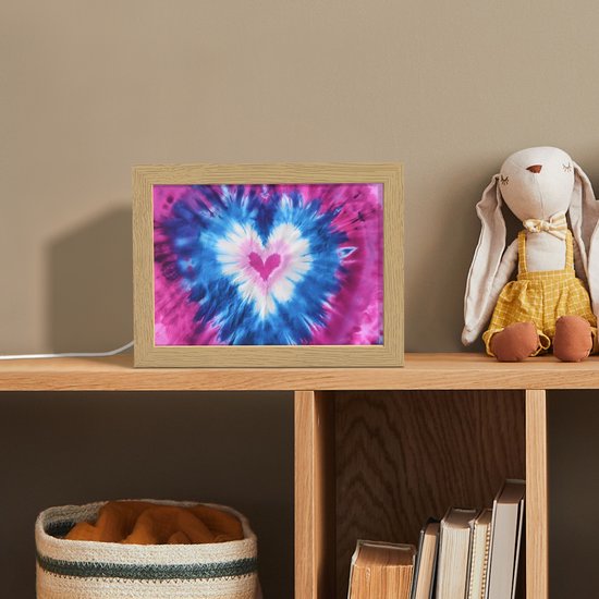 Nachtlampje 20x15 cm - Kinder lamp - Hartvormig - Tie dye - Paars - Tafellamp kinderkamer - Slaapkamer lamp - Bedlamp kinderen - Kinderlampje stopcontact - Wandlamp babykamer - Nachtlampjes van Merkloos — afbeelding 3