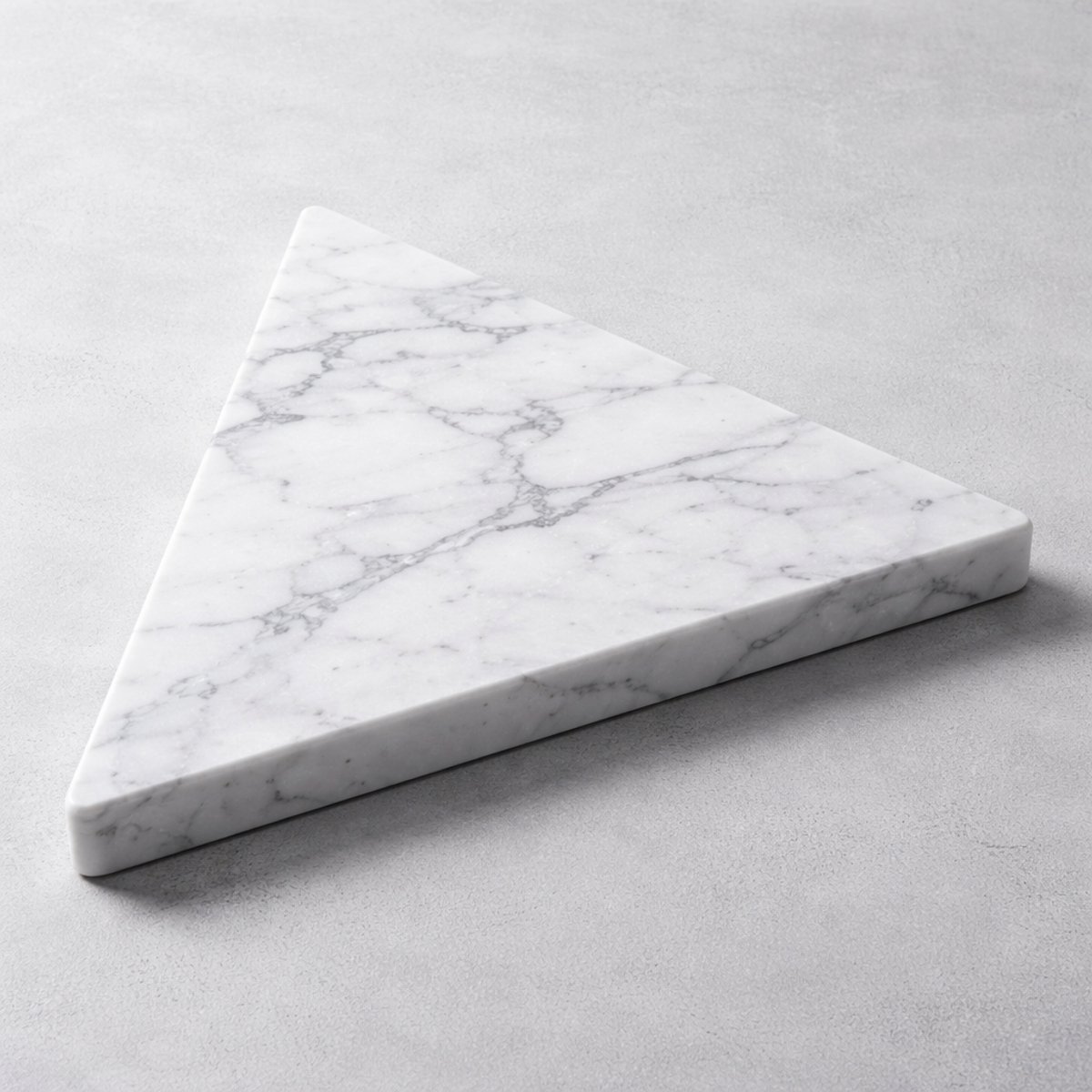 LuxuryQuarry - Carrara Marmer Snijplank – Driehoekig – 30 x 30 cm – Luxe Marmeren Serveersnijplank