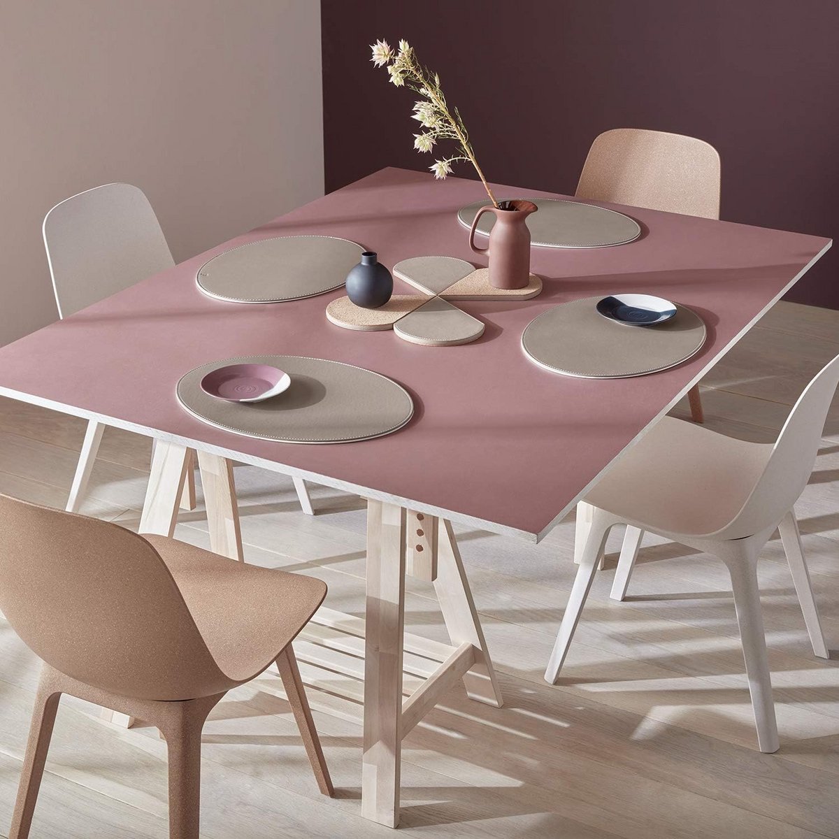 Set van Ovalen Tafelmatten in Taupe/Wit Niet-Leder Imitatie