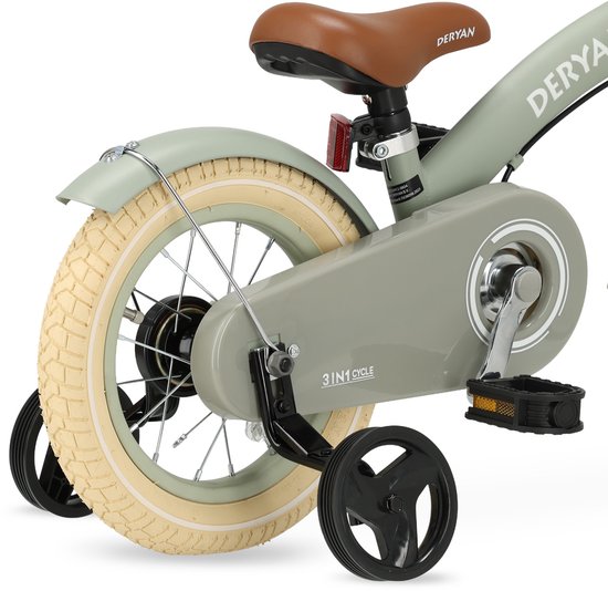 Roue arrière du vélo d'enfant vert Deryan avec roulettes et selle marron.