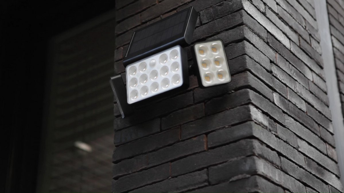 Lutec Connect Tuda - Slimme LED wandlamp met solar en sensor - Zwart