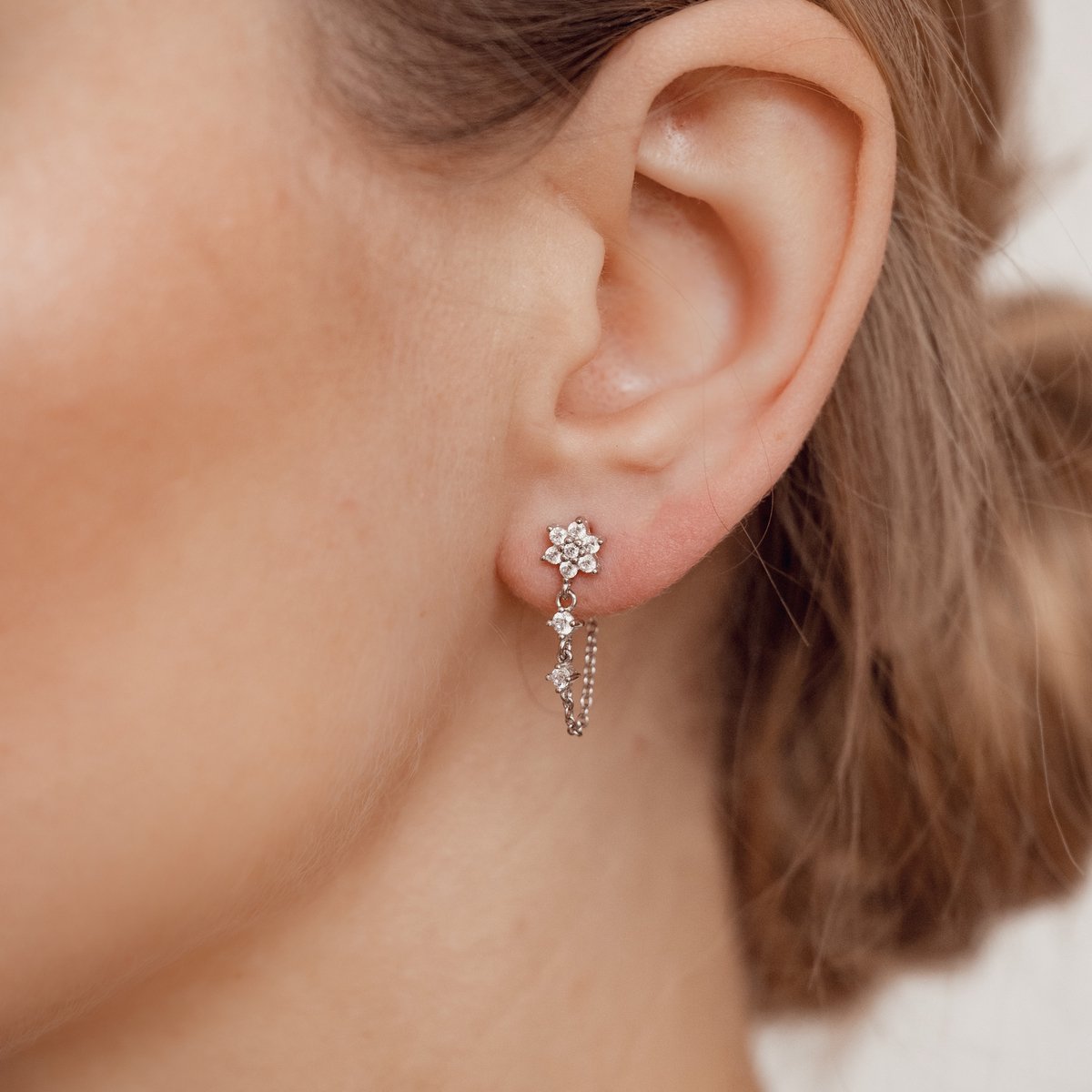 Hey Happiness Bloem Oorknoppen Dames - 925 Sterling Zilver - Zirkonia - Ketting Oorbellen - Hypoallergeen - Zilver