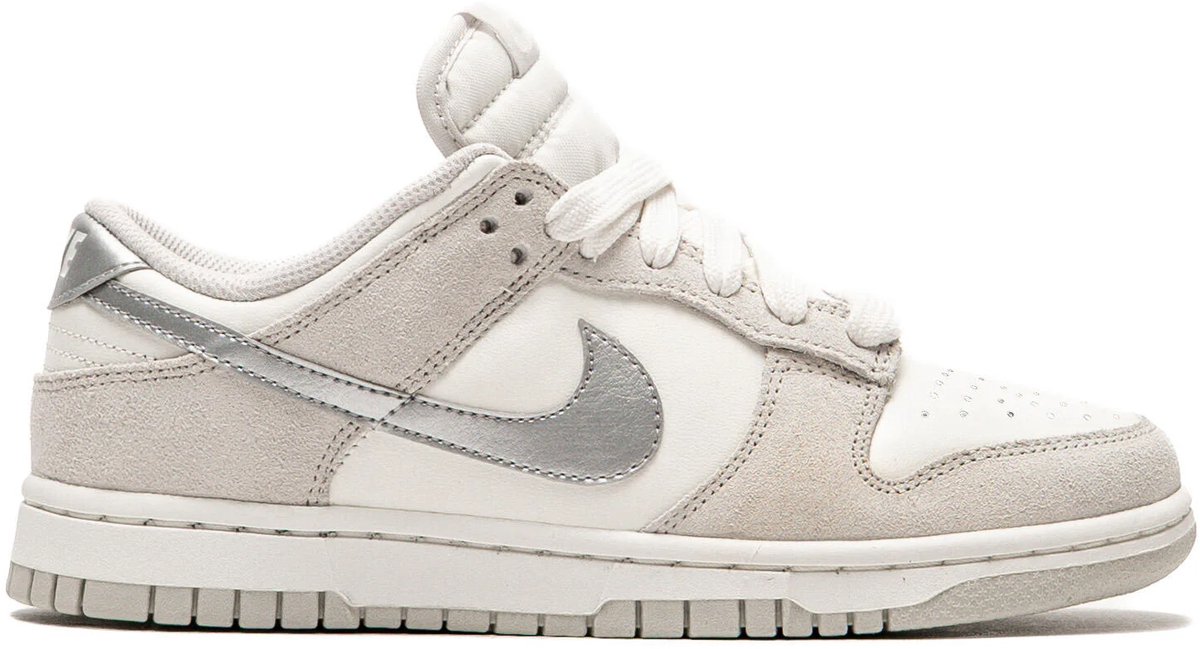Nike Dunk Low Wmns “”Light Bone”” Sneakers Unisex Grijs
