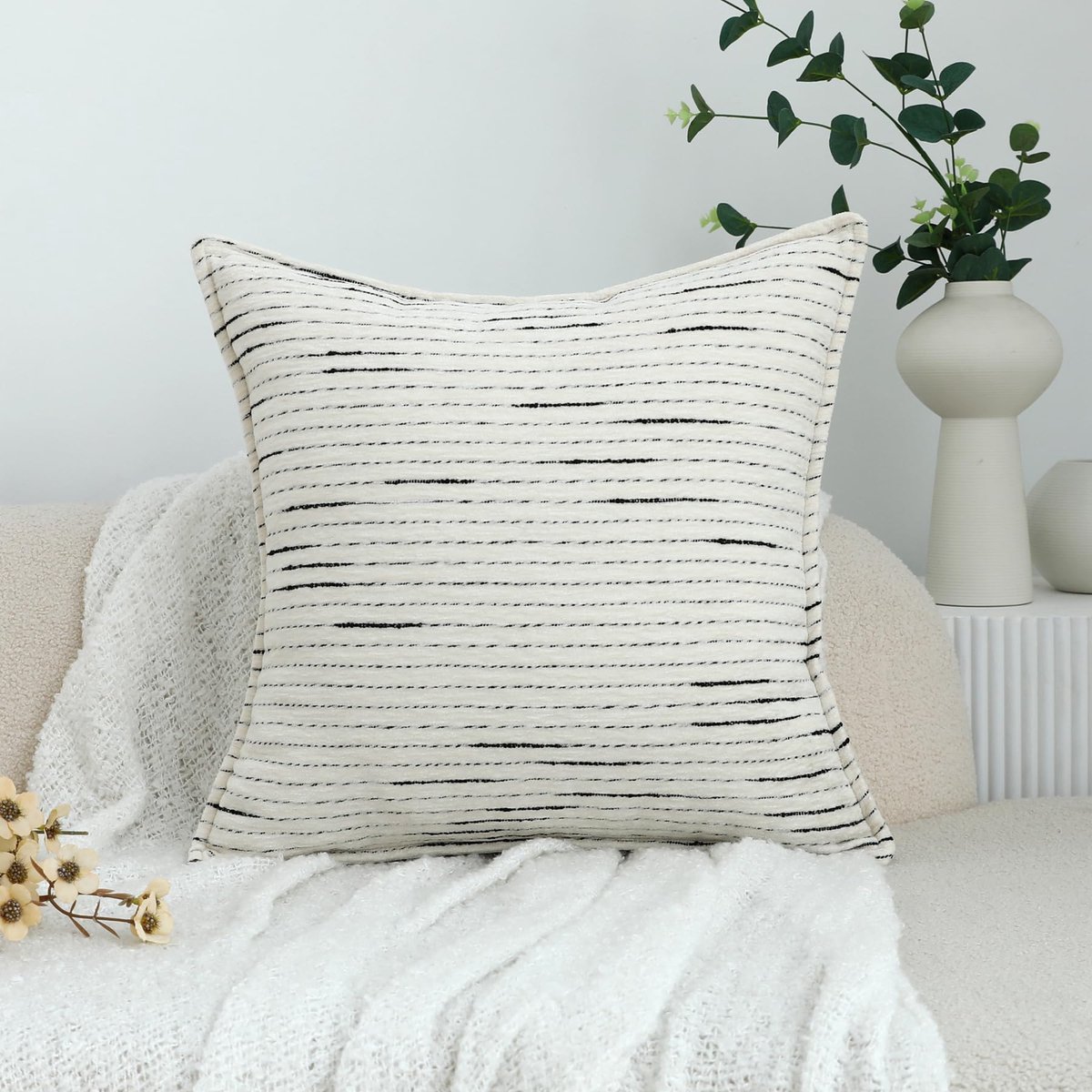 Unyqoos Stijlvolle Boho Kussenhoes van Chenille in Zwart en Wit voor Elke Kamer