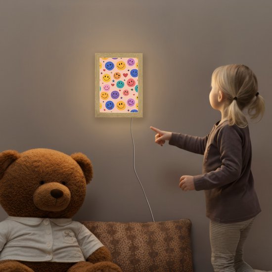 Nachtlampje 15x20 cm - Kinder lampje - Smileys - Kleurrijk - Hartjes - Tafellamp kinderkamer - Slaapkamer lamp - Bedlamp kinderen - Kinderlampje stopcontact - Wandlamp babykamer - Nachtlampjes van Merkloos — afbeelding 5