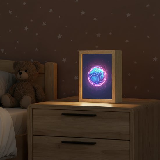 Nachtlampje 15x20 cm - Kinder lampje - Voetbal - Sport - Blauw - Paars - Tafellamp kinderkamer - Slaapkamer lamp - Bedlamp kinderen - Kinderlampje stopcontact - Wandlamp babykamer - Nachtlampjes van Merkloos — afbeelding 2