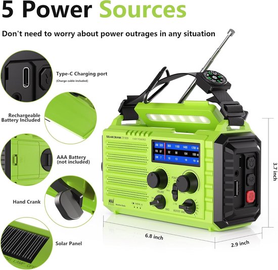 Groene noodradio met zonnepaneel, handslinger, oplaadbare batterij en AAA batterijhouder.
