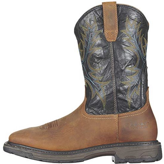 Zijaanzicht van de bruine werklaars met een zwarte schacht en Ariat Waterproof logo.