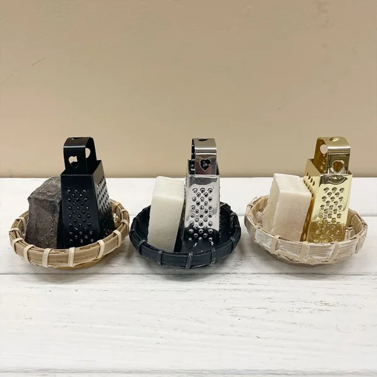 Cadeauset; bamboe schaaltje xs, geurblokje en mini rasp