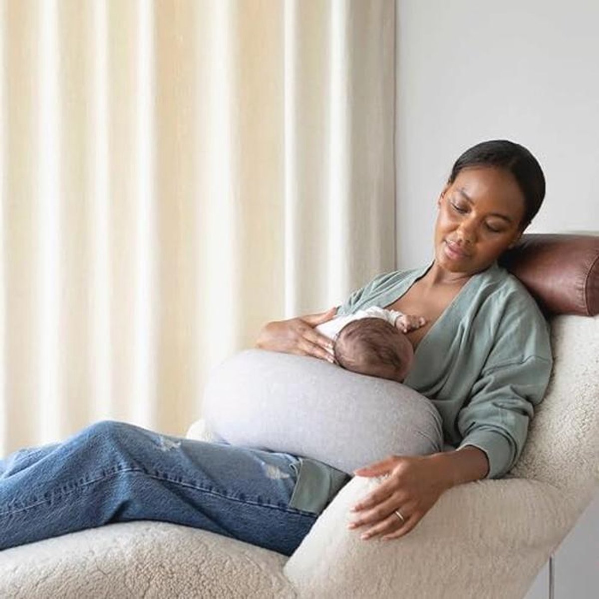 Verstelbaar Voedingskussen voor Borstvoeding en Babyondersteuning - Wasbaar en Comfortabel - Grijs Gemêleerd