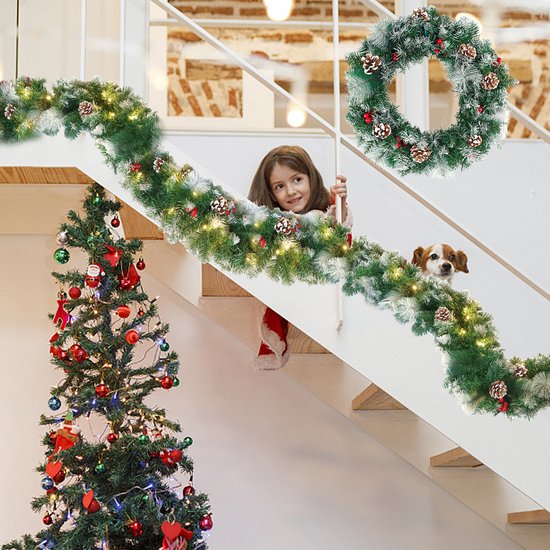 Kerstkrans voor de voordeur met 12 rode bessen, 120 grenen bladpunten, kunstmatige kerstslinger van pvc PE, hangende krans, kerstdecoratie voor binnen en buiten, raam, open haard muur Kerstkrans voor de voordeur met 12 rode bessen, 120 grenen bladpunten, kunstmatige kerstslinger van pvc PE, hangende krans, kerstdecoratie voor binnen en buiten, raam, open haard muur