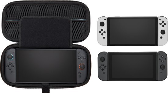 Nintendo Switch consoles in en naast een open zwarte hoes.