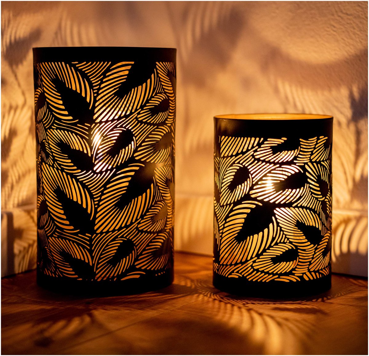 Unyqoos® Set van 2 stijlvolle zwarte metalen lantaarns voor sfeervolle verlichting — cadeau in Wonen & Interieur - foto 4