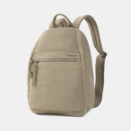 Beige ribfluwelen rugzak met ritsvak aan de voorzijde en verstelbare schouderbanden.