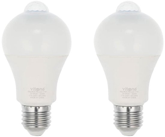 Twee witte LED-lampen met bewegingssensor en E27-fitting.