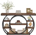 Bruine consoletafel met zwarte metalen cirkel-structuur, 5 open vakken, met decoraties zoals een camera, boeken en een wereldbol.