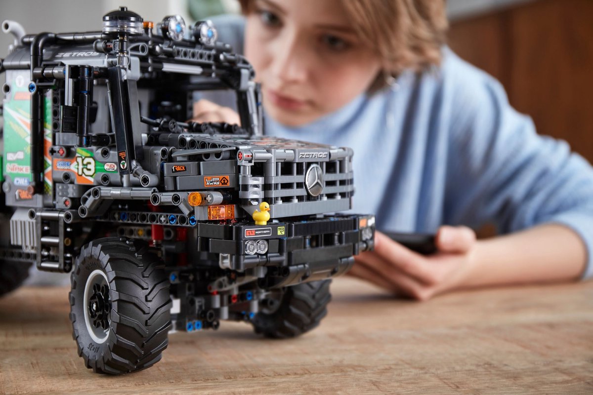 LEGO Technic 4x4 Mercedes-Benz Zetros Trial Truck met app-besturing 42129 — afbeelding 20