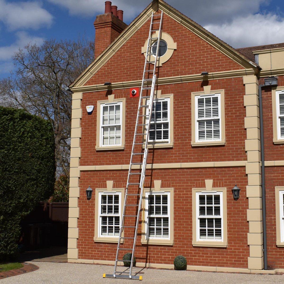 Trade Master Pro® 3-delige Opsteekladder – 7,96 m – 150 kg Draagvermogen – EN131 Professioneel-gecertificeerd – Antisliptreden – Auto-vergrendel Clips – Lichtgewicht Aluminium Ladder