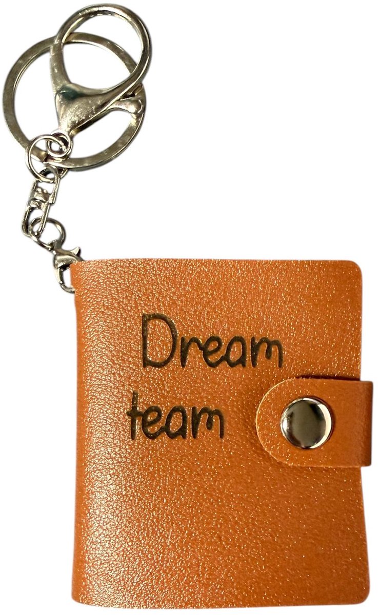Dreamteam Sleutelhanger - Foto sleutelhanger - Fotosleutelhanger - Fotoboek - Fotoboek insteekalbum - Valentijn - Valentijn cadeautje voor hem - Valentijn cadeautje voor haar - Vaderdag - Valentijn cadeau - Liefdes cadeau - Moederdag cadeautje