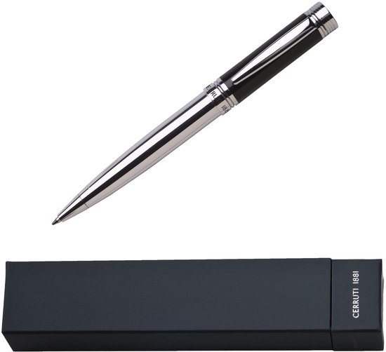 Zilverkleurige pen met zwart middenstuk, zilverkleurige clip en dop. Wordt geleverd met een zwarte doos.