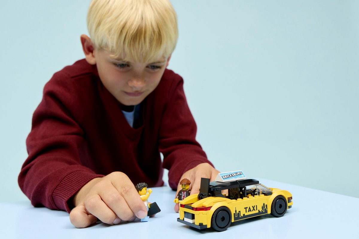 LEGO® City Gele Taxi - Modelautobouwset met 2 Minifiguren - Klassieke Speelgoedtaxi - 60487 — afbeelding 17