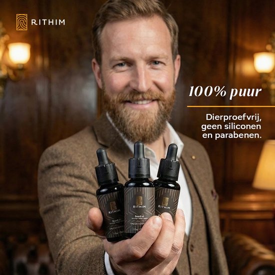 Man met baard houdt drie flessen baardolie vast; tekst: "100% puur".