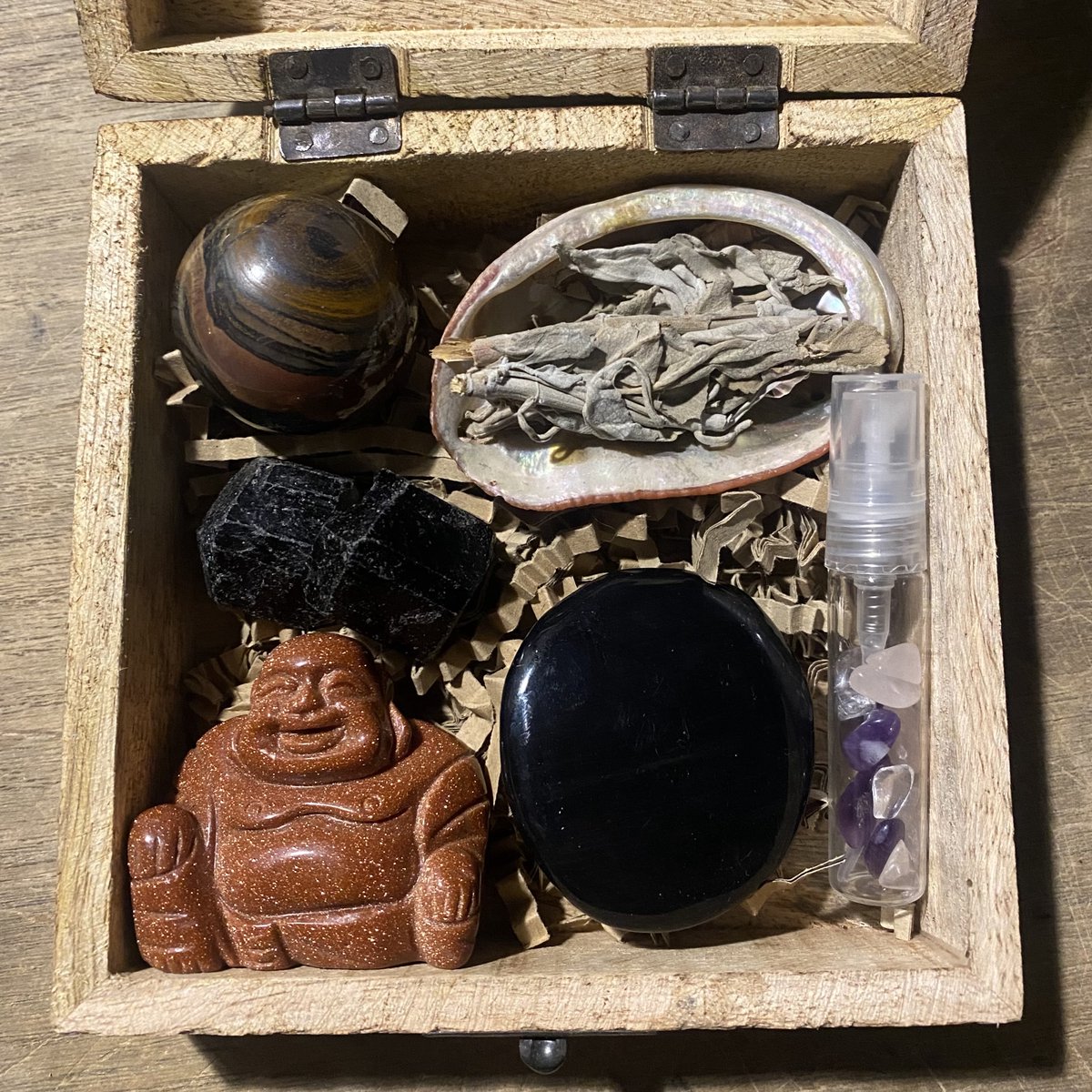 Kistje Bescherming - 6 Edelstenen - Tijgerijzer - Goudsteen - Onyx - Zwarte Toermalijn - Abaloneschelpje - Witte Salie - Cadeau
