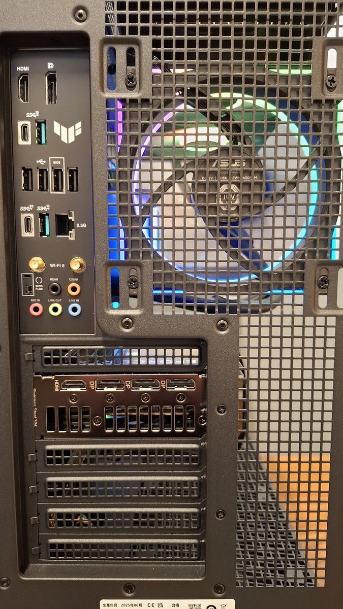 Azerty Gaming Expert Ti Gaming PC - Ryzen 7 9800X3D, 32 GB - afbeelding 3