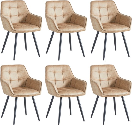 Ensemble de six chaises de salle à manger beiges avec capitonnage, accoudoirs et pieds en métal noir.